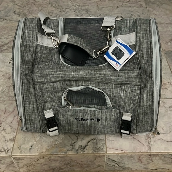 Mr. Peanuts pet carry backpack carrier brand new with tags - Picture 1 of 4